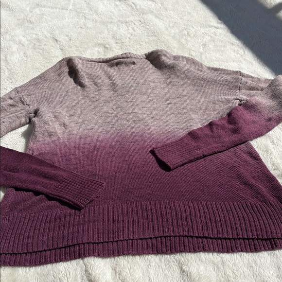 American Eagle Ombré Lace-Up Sweater – Size XS | Cozy Knit | Burgundy Fade | - Picture 5 of 5